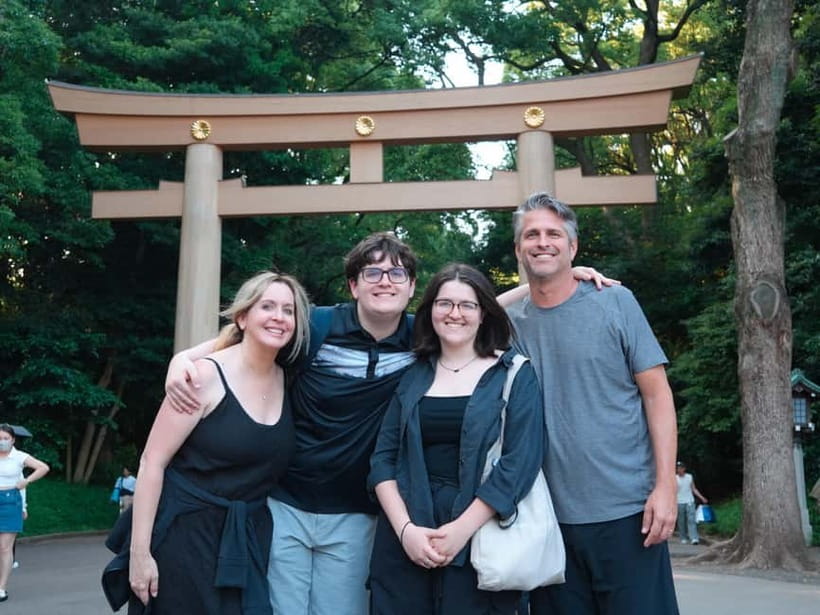 Tokyo Morning Tour: Meiji Shrine, Asakusa & Fish Market - Asakusa and Senso-ji: old Tokyo with room to browse