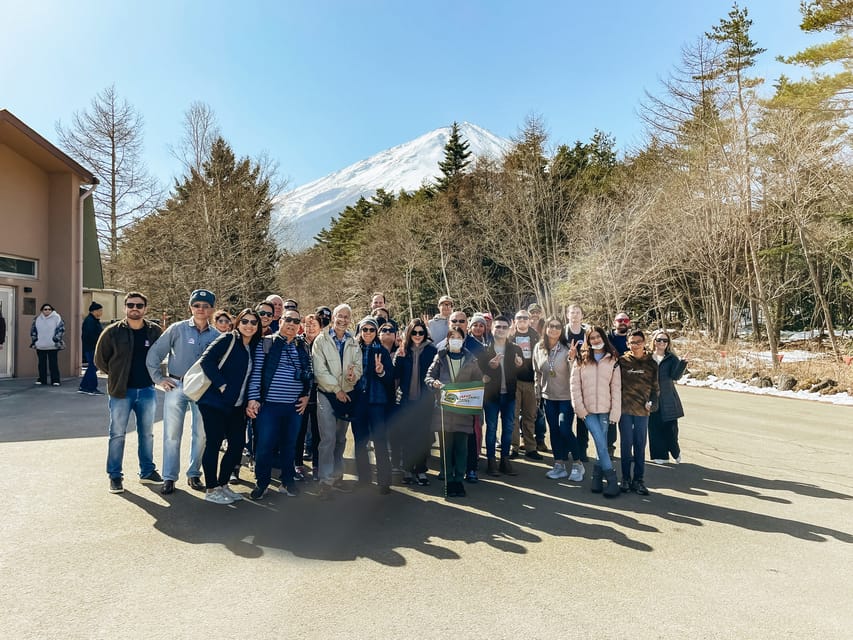 Tokyo Mt Fuji 5th St & Hakone Cruise Bus Tour w/Bullet Train - Buffet lunch with a mountain view
