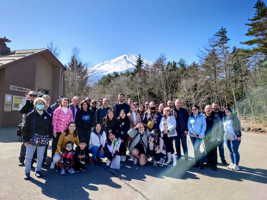 Tokyo: Mt. Fuji 5th Station & Hakone Cruise 1-Day Bus Tour - Buffet lunch and the Japanese garden