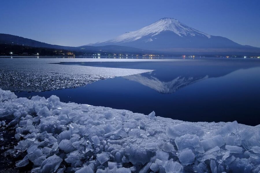 Tokyo: Mt Fuji Lake Kawaguchi & Yamanaka Hot Spring Day Tour - Oishi Park and the seasonal Fuji view