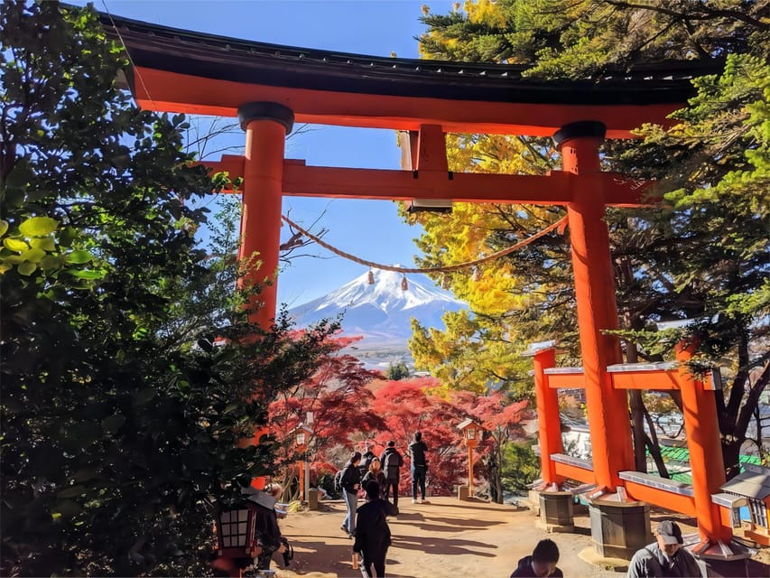 Tokyo: Mt Fuji Lake Kawaguchi & Yamanaka Hot Spring Day Tour - Benifuji no Yu hot spring with a mountain view
