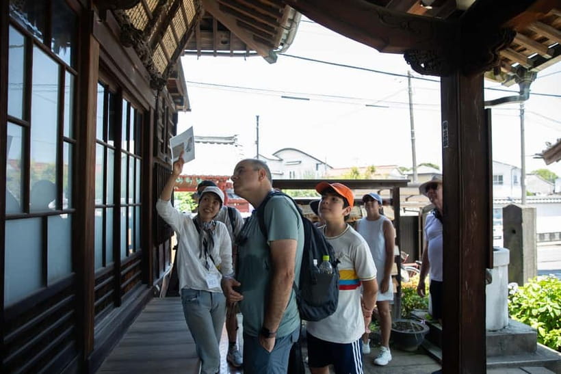 Tokyo: Old Quarter Yanaka Walking Tour - Nezu Shrine and the final walk to Yanaka Ginza