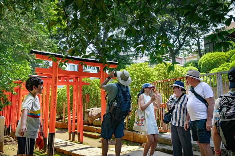 Tokyo: Old Quarter Yanaka Walking Tour - Meeting at Nippori Station and entering the old quarter