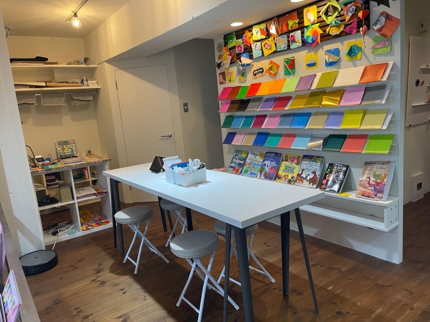 Tokyo: Origami Fun for Families & Beginners in Asakusa - Choosing a model and a color