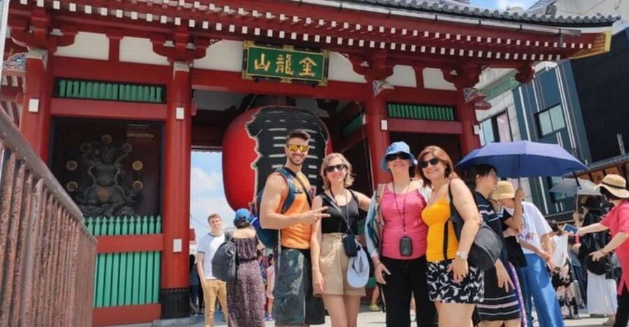 Tokyo: Private Custom Walking Tour with Local Guide - Why a private Tokyo walk can save your first day