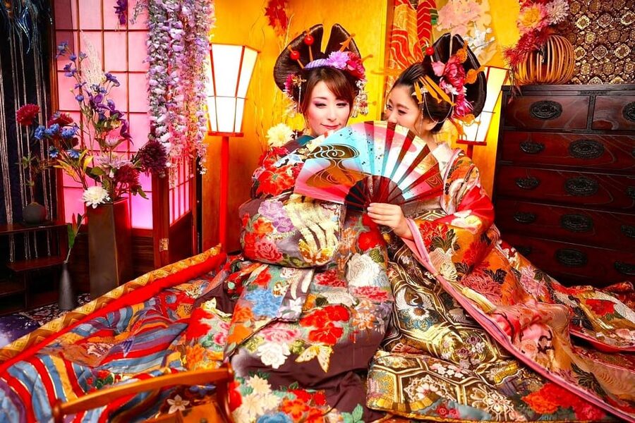 Tokyo: Private Makeover Photography Studio in Luxury Kimono - Hair and makeup made for the camera