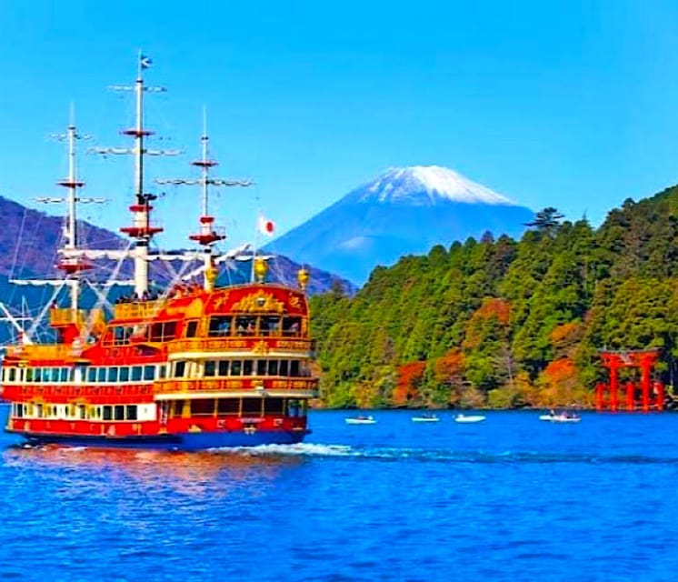 Tokyo: Private Mount Fuji and Hakone Day Trip with Guide - Oshino Hakkai and the first views of Fuji