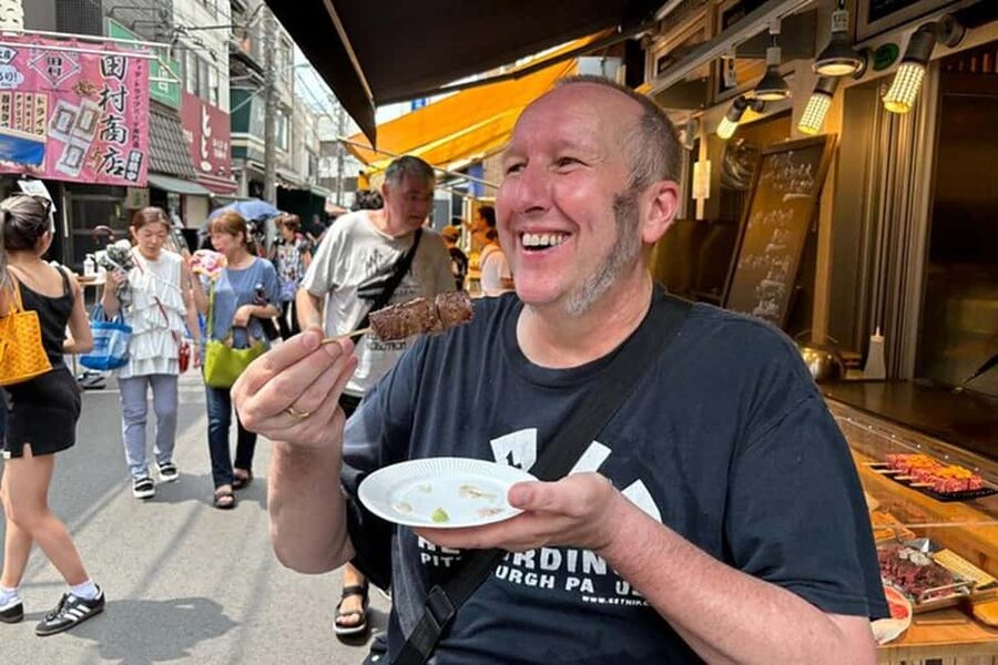 Tokyo: Private Tsukiji Fish Market Tour with 3 food stops - Meeting at LAWSON and getting your bearings