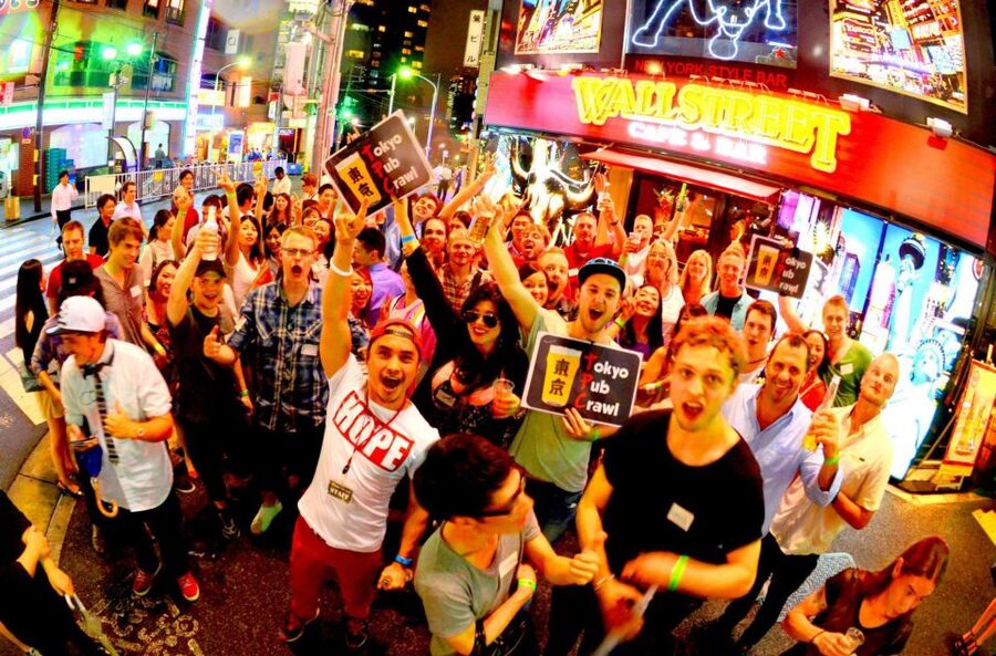 Tokyo: Pub Crawl and Bar Tour - Short walks and local bars near Roppongi