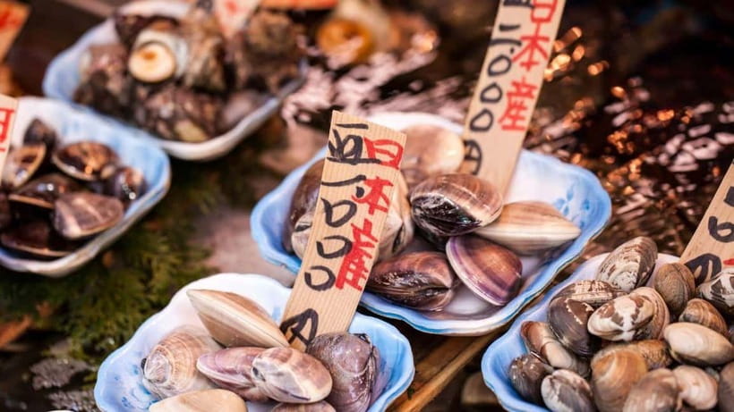 Tokyo’s Kitchen: Tsukiji Market Food & Culture Walk - Sushi, tamagoyaki, and seasonal sweets