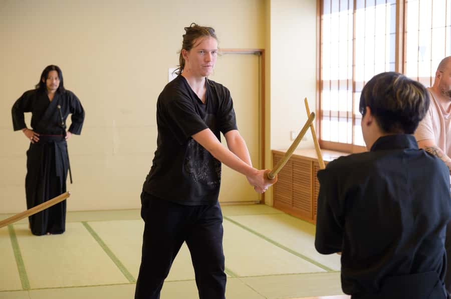 Tokyo: Samurai Adventure! Authentic Sword Experience - From warm-up to first sword movement