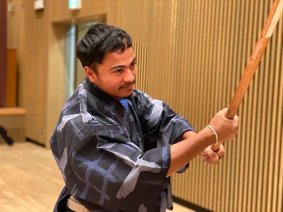 Tokyo: Samurai Experience with a real sword - Learning to draw, sheath, and move safely