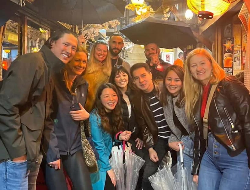 Tokyo: Shinjuku Bar and Izakaya Hopping Tour - Shinjuku after sunset, with a local to show the way