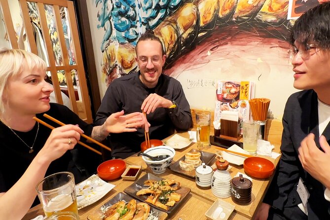 Tokyo: Shinjuku Bar Hopping & Night Walking Tour - What the guides add to the night