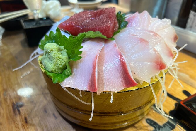 Tokyo: Shinjuku Food Tour (13 Dishes at 4 Local Eateries) - Golden Gai and old Tokyo in narrow lanes