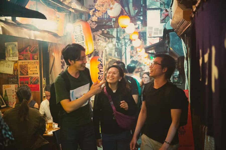 Tokyo: Shinjuku Izakaya and Golden Gai Bar Hopping Tour (2h) - Why Shinjuku works so well for a night out