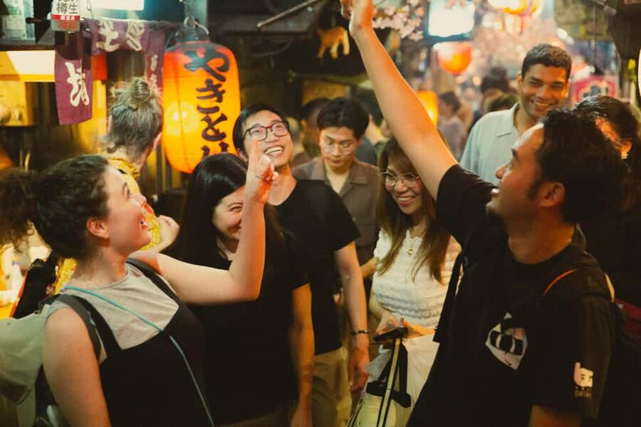 Tokyo: Shinjuku Izakaya and Golden Gai Bar Hopping Tour (2h) - Who will enjoy this Shinjuku bar tour?