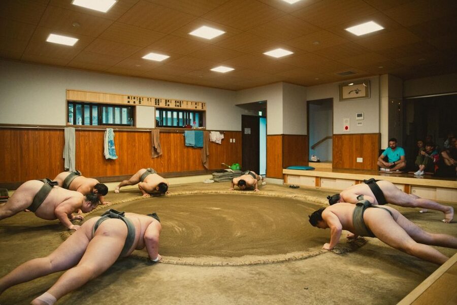 Tokyo: Sumo Morning Practice Tour at Sumida City - Photos, farewells, and the end of the visit