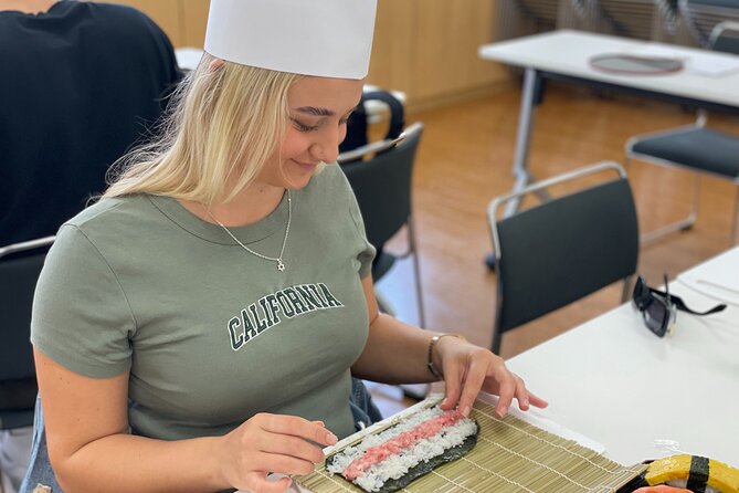 Tokyo Sushi Making Class in Tsukiji with Professional Chef - A strong choice for families and first-time sushi eaters