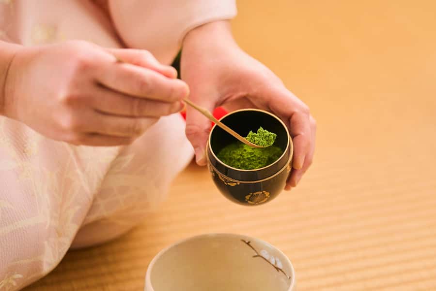 Tokyo: Tea Ceremony & Japanese Traditional Sweets - A quiet hour with matcha near Hakusan Station