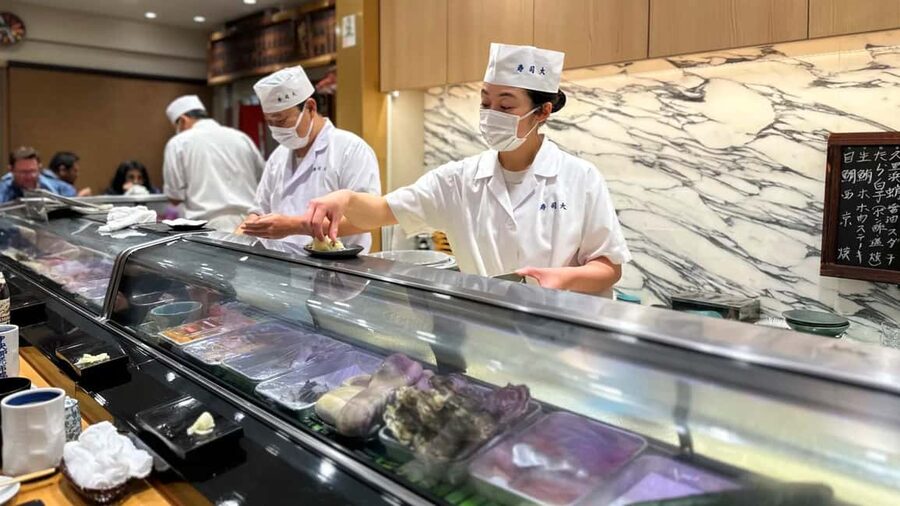 Tokyo: Toyosu Tuna Auction &Tsukiji Market Gourmet Adventure - Should you book it?