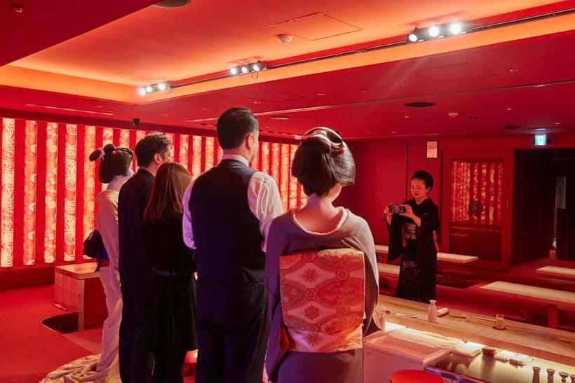 Tokyo: Traditional Geisha Experience Show & Japanese Dinner - Who should book this experience