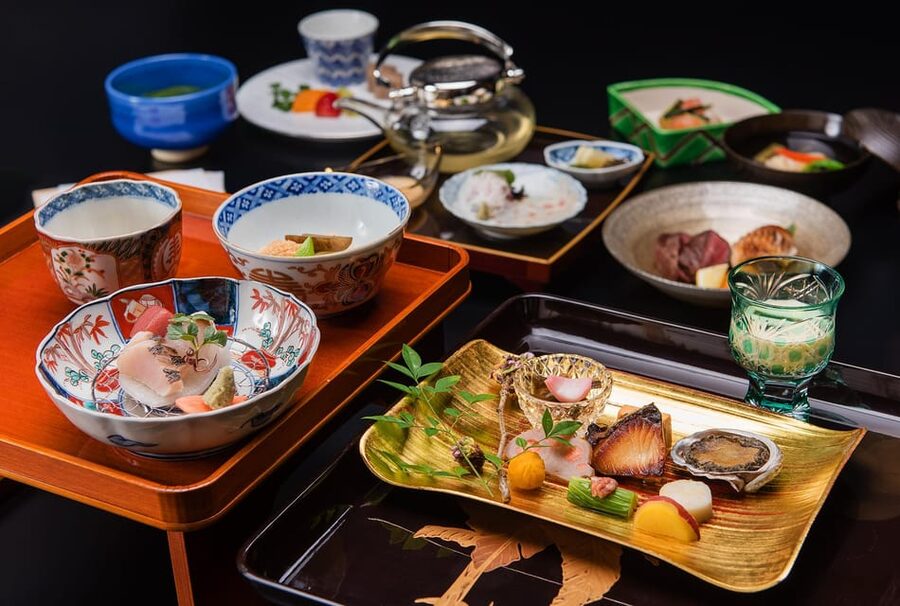 Tokyo: Traditional Japanese Performing Arts Show and Dinner - Price and value for a special night in Tokyo