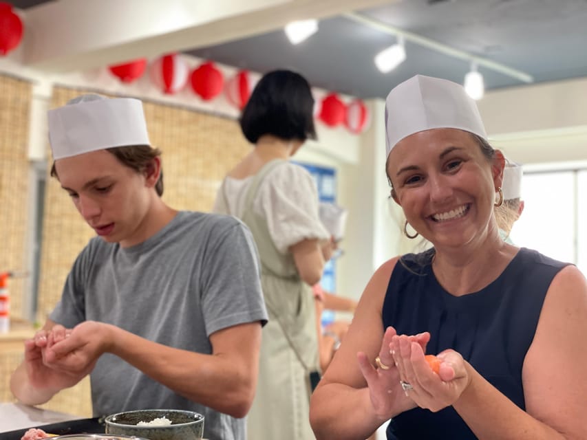 Tokyo: Tsukiji Fish Market Sushi Making Class with Pro Chef - Who should book this class