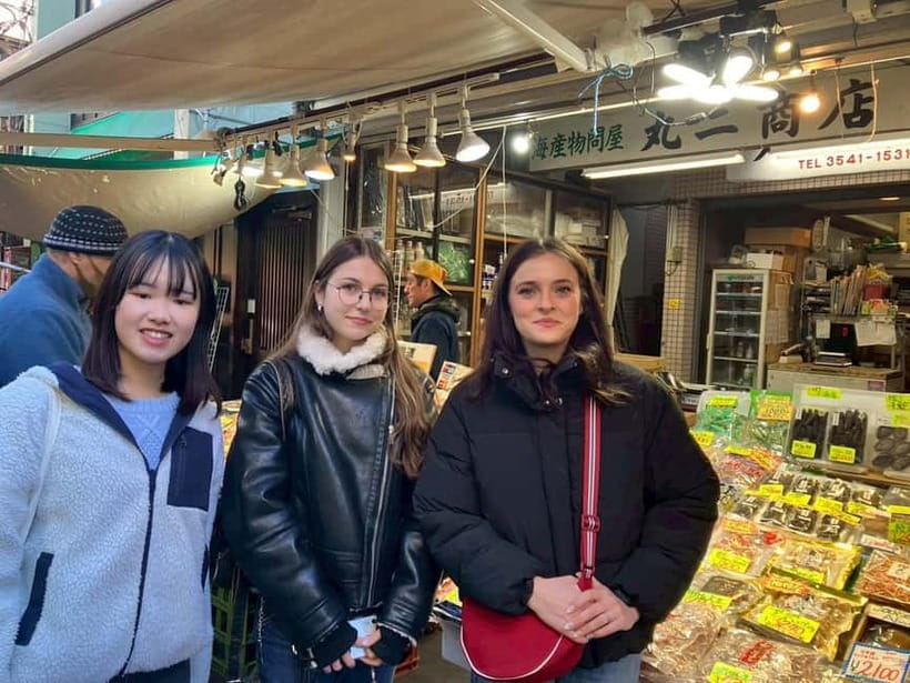 Tokyo: Tsukiji walk & sushi private tour with Uni Students - Should you book the Tsukiji student-led walk?