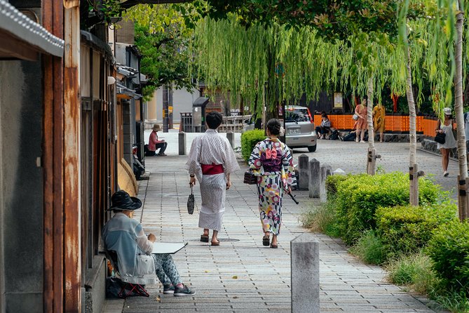 Treasures of Kyoto: Geishas & Traditions Private Tour - Why Gion works so well for a private walk