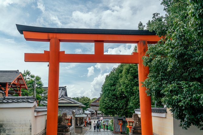 Treasures of Kyoto: Geishas & Traditions Private Tour - Izumo no Okuni and the story of kabuki