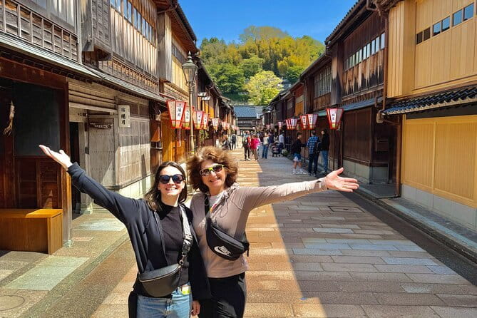 True Kanazawa: Private Walking tour with a Local guide - Museums, shrines, and the Ninja Temple