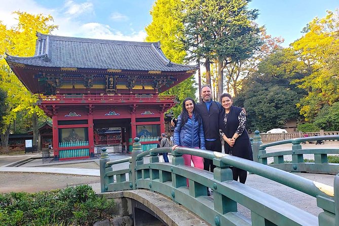 Yanaka Walking Tour: Historic and Traditional District of Tokyo - The unnamed shrine stop and Shinto lessons